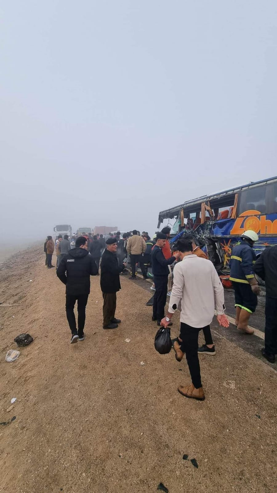 صورة حول : العراق : وفاة 7 أشخاص واصابة 30 أخرين في حادث سير مروع العراق : وفاة 7 أشخاص واصابة 30 أخرين في حادث سير مروع