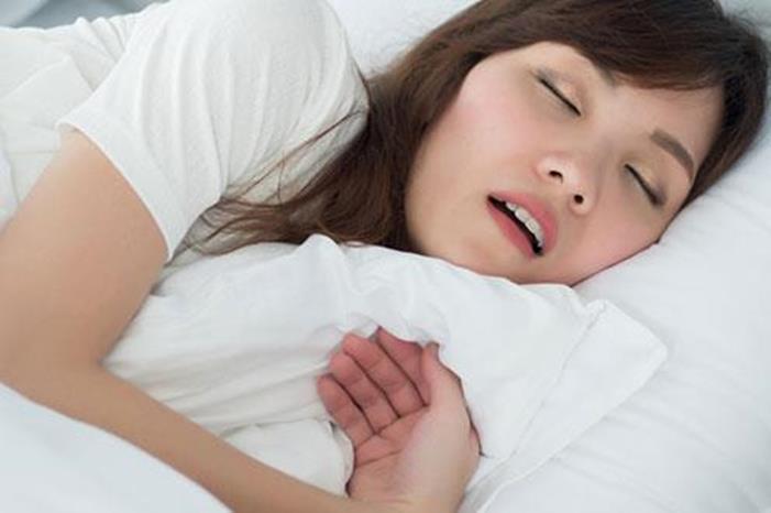 علاج الشخير عند النساء بدقائق