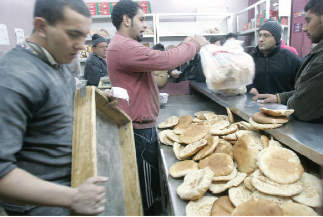 صورة حول : الحكومة تطلب من المخابز شراء كميات إضافية من الطحين الحكومة تطلب من المخابز شراء كميات إضافية من الطحين
