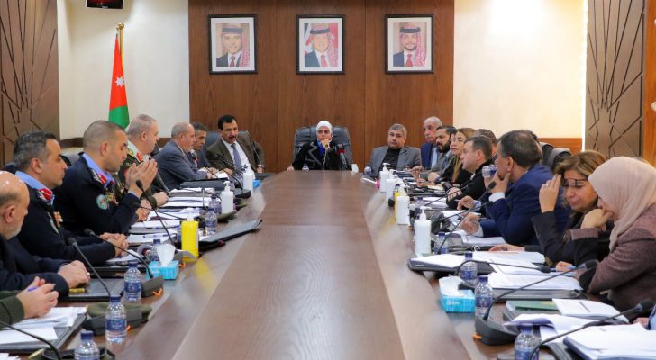 صورة حول : وزير الصناعة: معدل الضمان لتحقيق مزيد من الحماية الاجتماعية وزير الصناعة: معدل الضمان لتحقيق مزيد من الحماية الاجتماعية