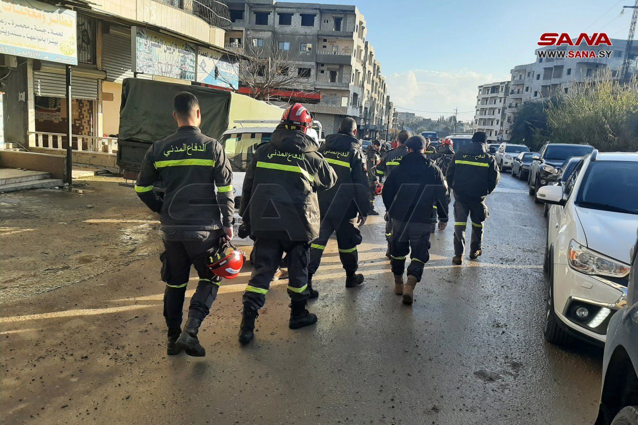 صورة حول : وفد إغاثي لبناني يصل جبلة السورية للإغاثة ووفد وزاري يتوجه غدا إلى دمشق وفد إغاثي لبناني يصل جبلة السورية للإغاثة ووفد وزاري يتوجه غدا إلى دمشق (صور)