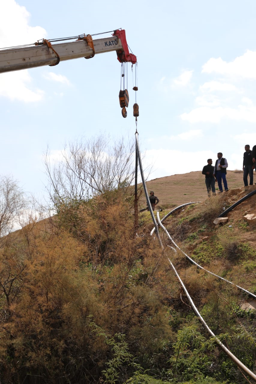 ضبط ٤٩ بئرا مخالفة تبيع المياه لفنادق ومزارع قرب سد الكفرين