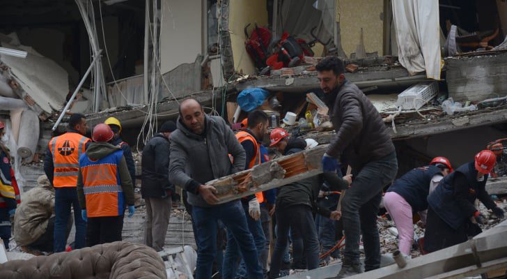 صورة حول : إدارة الأزمات يتابع تداعيات زلزال تركيا والحالة الجوية على الأردن إدارة الأزمات يتابع تداعيات زلزال تركيا والحالة الجوية على الأردن