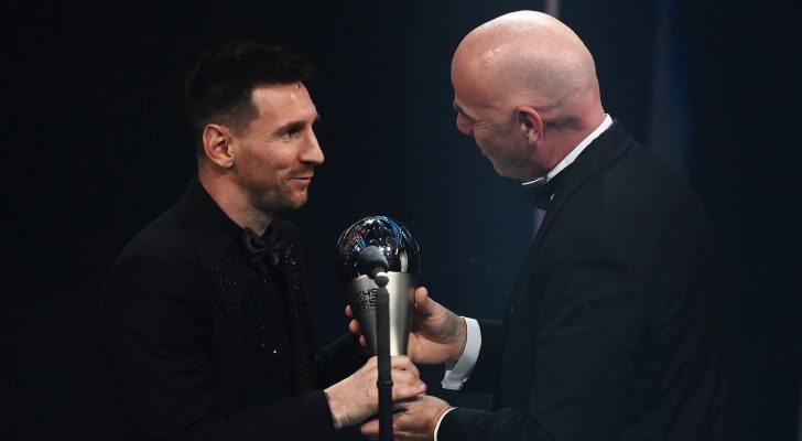 صورة حول : الأرجنتيني ليونيل ميسي يفوز بجائزة أفضل لاعب في العالم الأرجنتيني ليونيل ميسي يفوز بجائزة أفضل لاعب في العالم