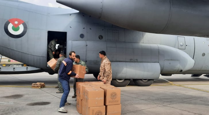 الأردن يسير طائرة مساعدات إغاثية وطبية لتركيا