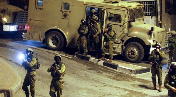 صورة حول : الاحتلال يقتحم مدينة أريحا الاحتلال يقتحم مدينة أريحا