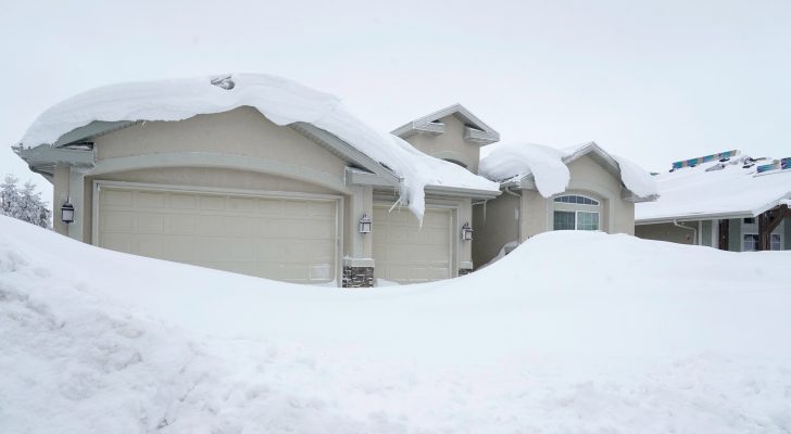 عاصفة مدمرة تقطع الكهرباء عن مليون شخص في أمريكا