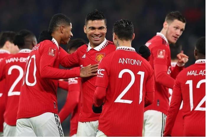 مانشستر يونايتد يستضيف نوتينجهام لحسم التأهل إلى نهائي كأس الرابطة