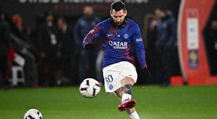 ميسي يصل لهدفه رقم ٧٠٠ مع الأندية