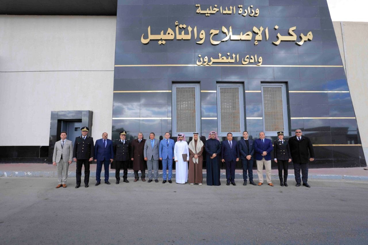 صورة حول : وفد أمني قطري رفيع المستوى يزور السجون المصرية وفد أمني قطري رفيع المستوى يزور السجون المصرية