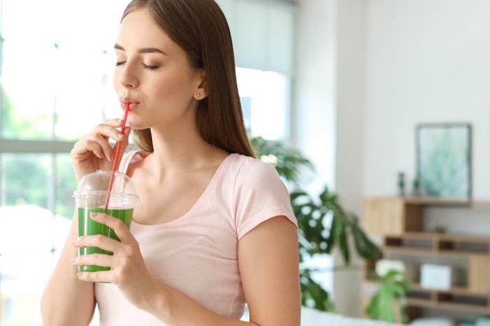 5 مشروبات صباحية تمنحك بشرة متألقة وصحية