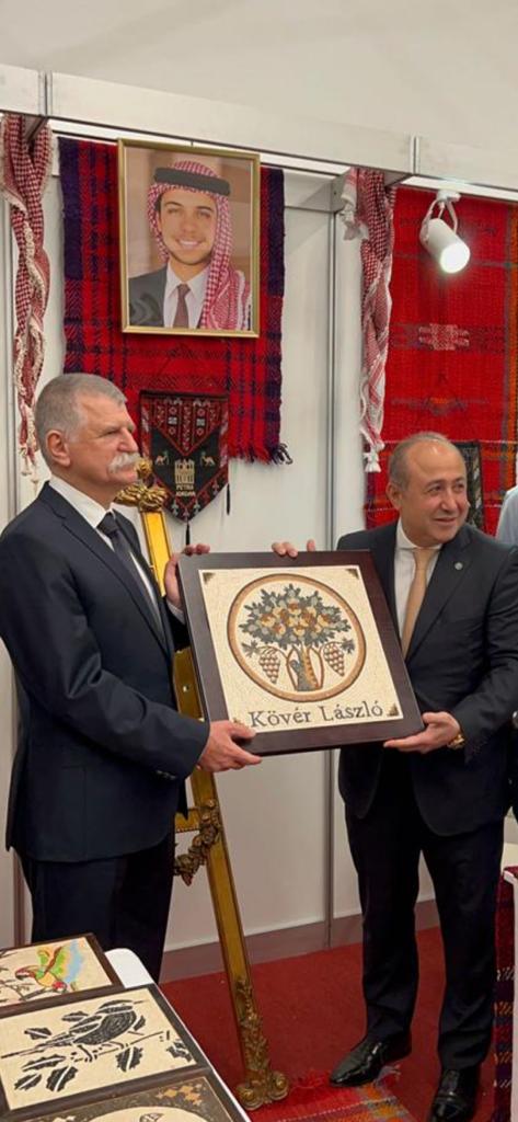 تغريدة للقنصل نفاع بحق رئيس مجلس النواب الهنغاري