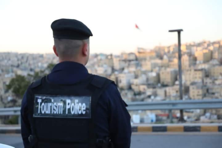 بالصور .. نشامى الأمن العام أثناء اداء واجباتهم  في نهاية الأسبوع