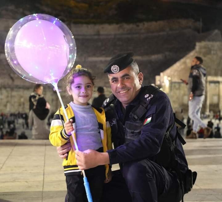 صورة حول : بالصور .. نشامى الأمن العام أثناء اداء واجباتهم في نهاية الأسبوع بالصور .. نشامى الأمن العام أثناء اداء واجباتهم في نهاية الأسبوع