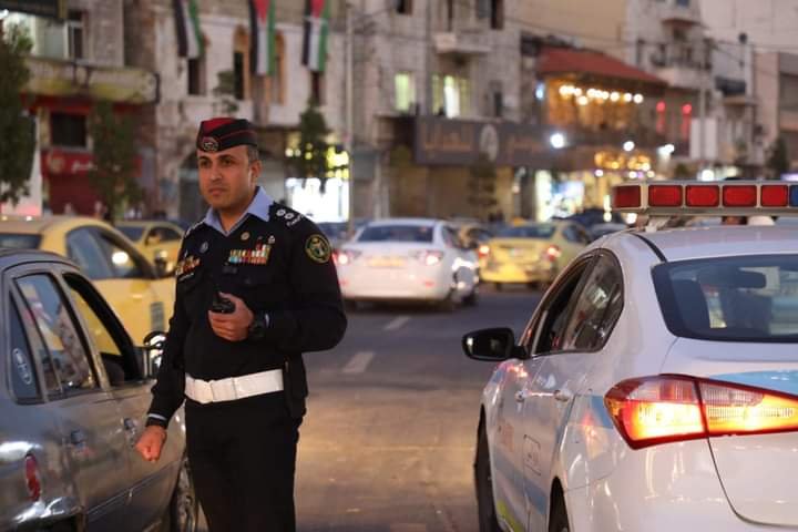 بالصور .. نشامى الأمن العام أثناء اداء واجباتهم  في نهاية الأسبوع