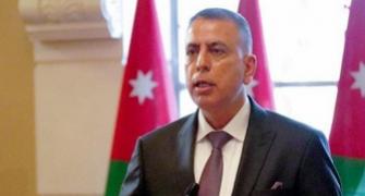 صورة حول : وزير الداخلية يطلق تطبيقا لإصدار تأشيرات السفر إلكترونيا وزير الداخلية يطلق تطبيقا لإصدار تأشيرات السفر إلكترونيا