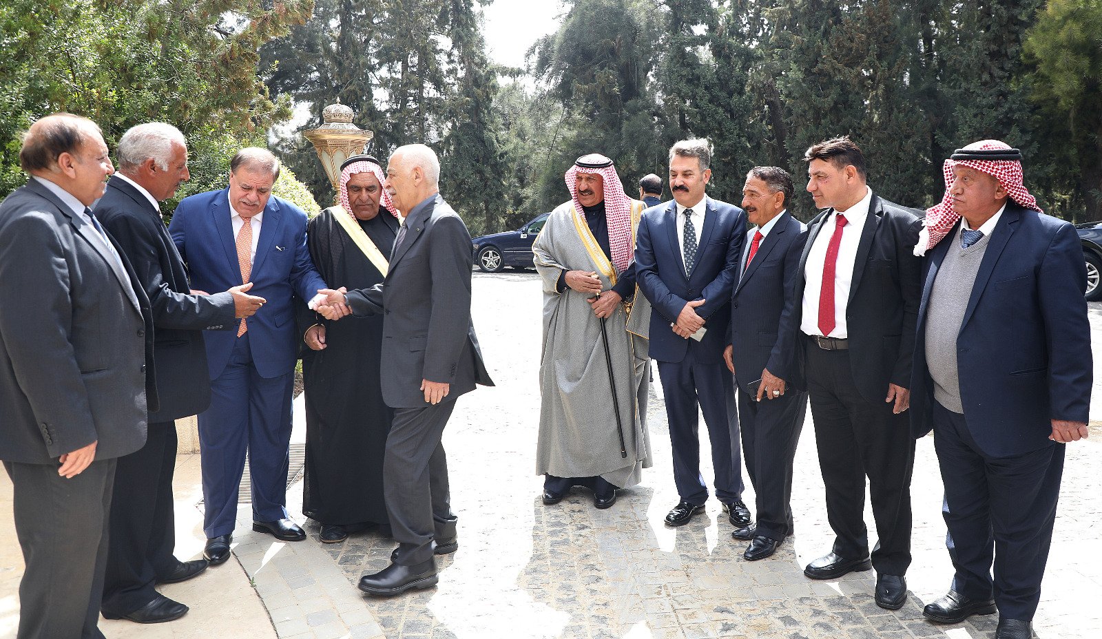 بالصور.. العيسوي يلتقي وفدا من مجلس قبيلة عباد