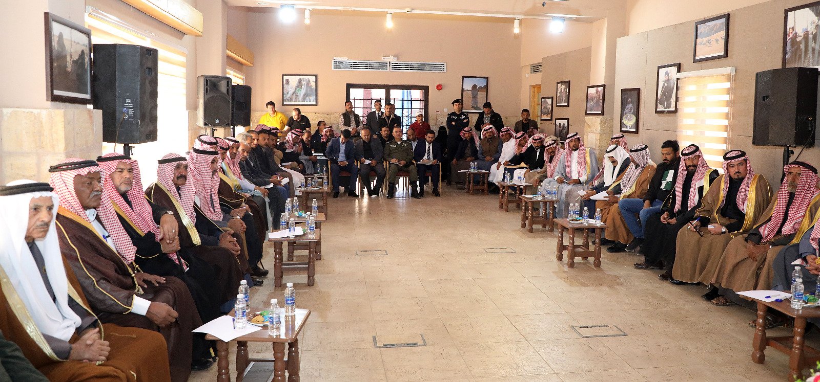 بالصور … العيسوي  يلتقي مجموعة من اهالي منطقة وادي رم والديسه والشاكريه والصالحيه في مركز زوار وادي رم