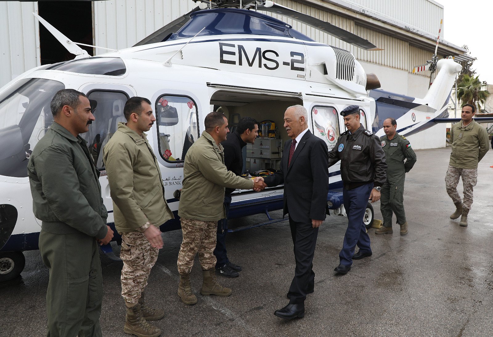 العيسوي يزور مركز الإسعاف الجوي