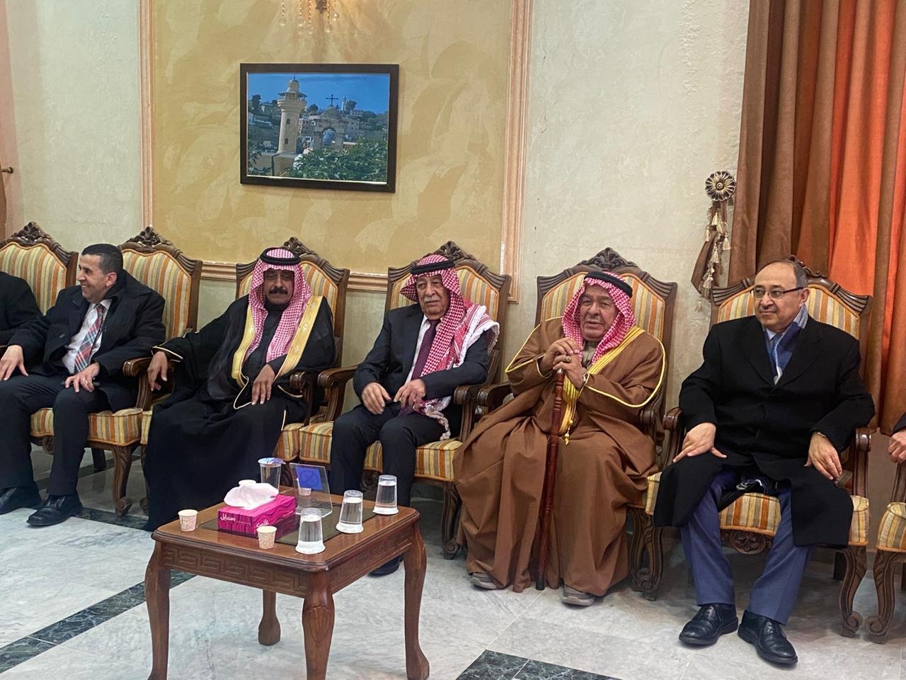 مندوبا عن الملك .. العيسوي يعزي عشيرة القطيشات