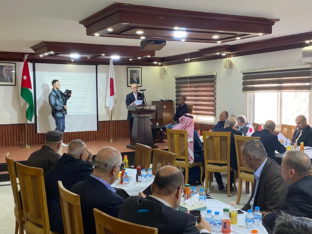 اليابان تسلم المعدات الطبية إلى جمعية الفاروق لرعاية الأيتام لتحسين الخدمة الطبية في مخيم إربد للاجئين الفلسطينيين