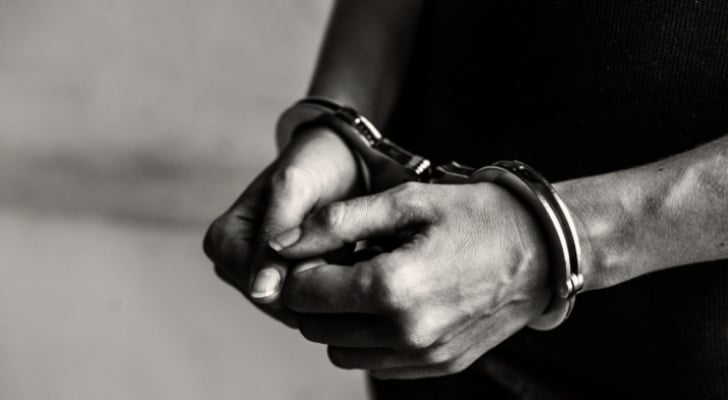 الأمن يلقي القبض على سالب محل صرافة في عمان