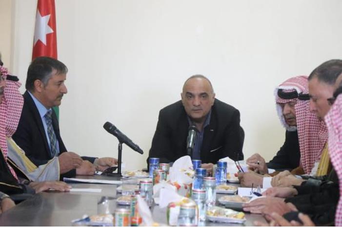 صورة حول : الخصاونة يعلن عن قرار لتصويب أوضاع الأراضي المستغلة بالزراعة في الجفر الخصاونة يعلن عن قرار لتصويب أوضاع الأراضي المستغلة بالزراعة في الجفر