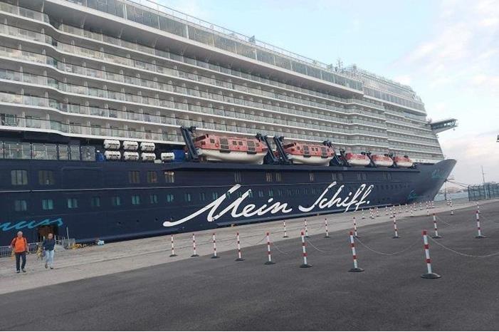 وصول سفينة سياحية عملاقة للعقبة