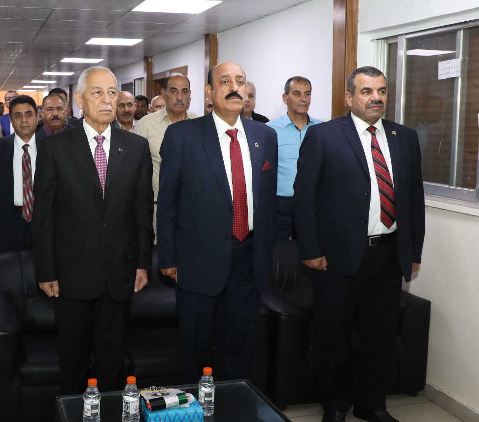 صورة حول : رئيس الديوان الملكي يشارك احتفال المؤسسة الاقتصادية والاجتماعية للمتقاعدين العسكريين رئيس الديوان الملكي يشارك احتفال المؤسسة الاقتصادية والاجتماعية للمتقاعدين العسكريين