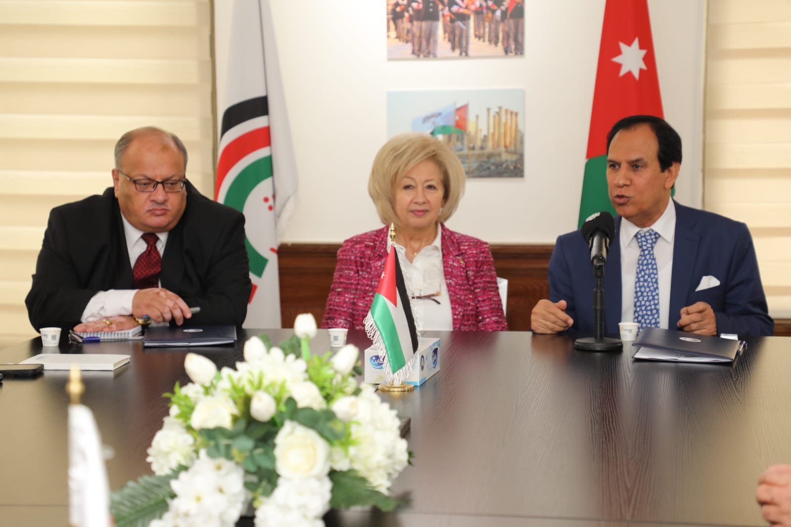 صورة حول : توقيع اتفاقية شراكة بين "مهرجان جرش للثقافة والفنون" و"نقابة الفنانين الأردنيين" توقيع اتفاقية شراكة بين "مهرجان جرش للثقافة والفنون" و"نقابة الفنانين الأردنيين"