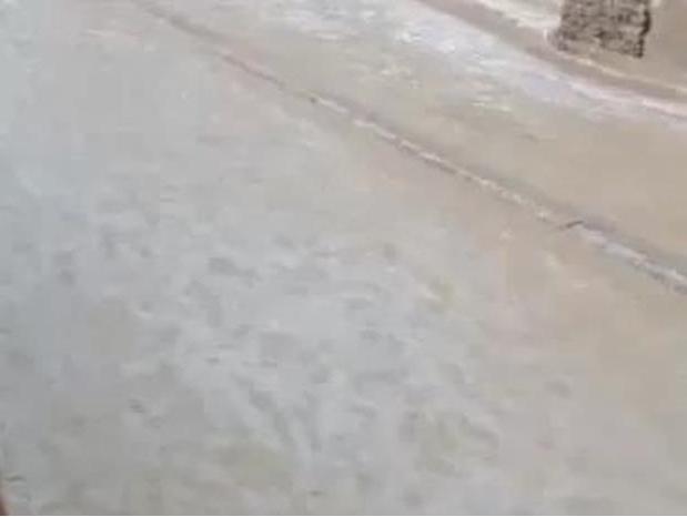 إغلاق الطريق أمام حركة السير من منطقة سواقة باتجاه طوبه بسبب الأمطار