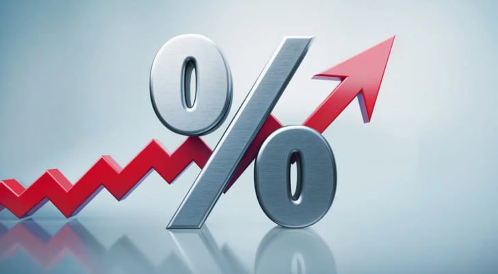 السعودية والإمارات والبحرين ترفع أسعار الفائدة وقطر تبقيها دون تغيير