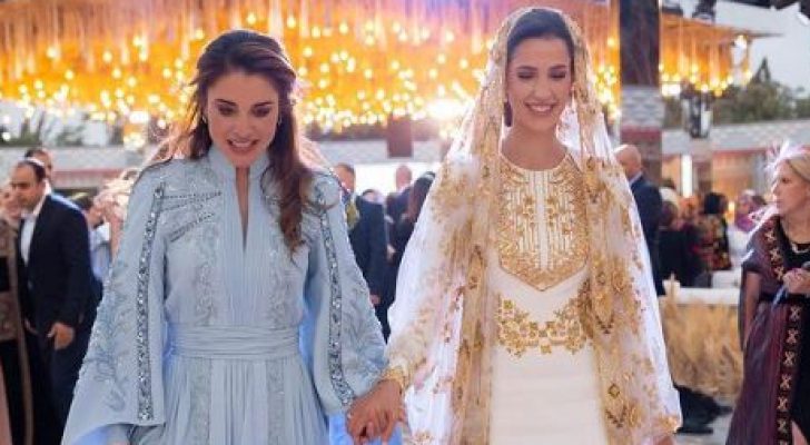 صورة حول : في حفل "حنّاء" أقامته الملكة رانيا قبل زفاف الأمير الحسين: رجوة "بعيوننا" في حفل "حنّاء" أقامته الملكة رانيا قبل زفاف الأمير الحسين: رجوة "بعيوننا"