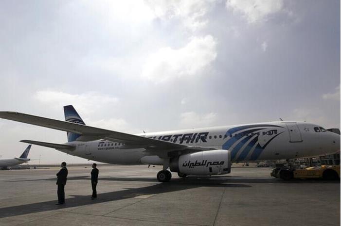 انفجار في أحد إطارات طائرة "مصر للطيران" عند هبوطها بجدة في السعودية