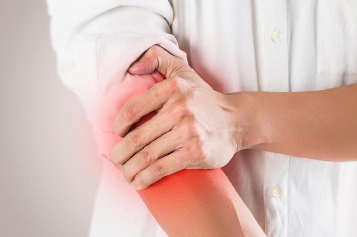 تظهر على اليد .. 5 اعراض تنذر بالجلطة