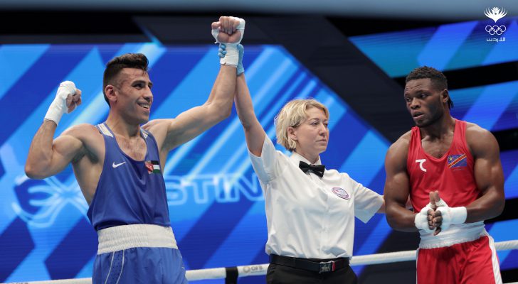 حسين عشيش يتأهل إلى ربع نهائي بطولة العالم للملاكمة