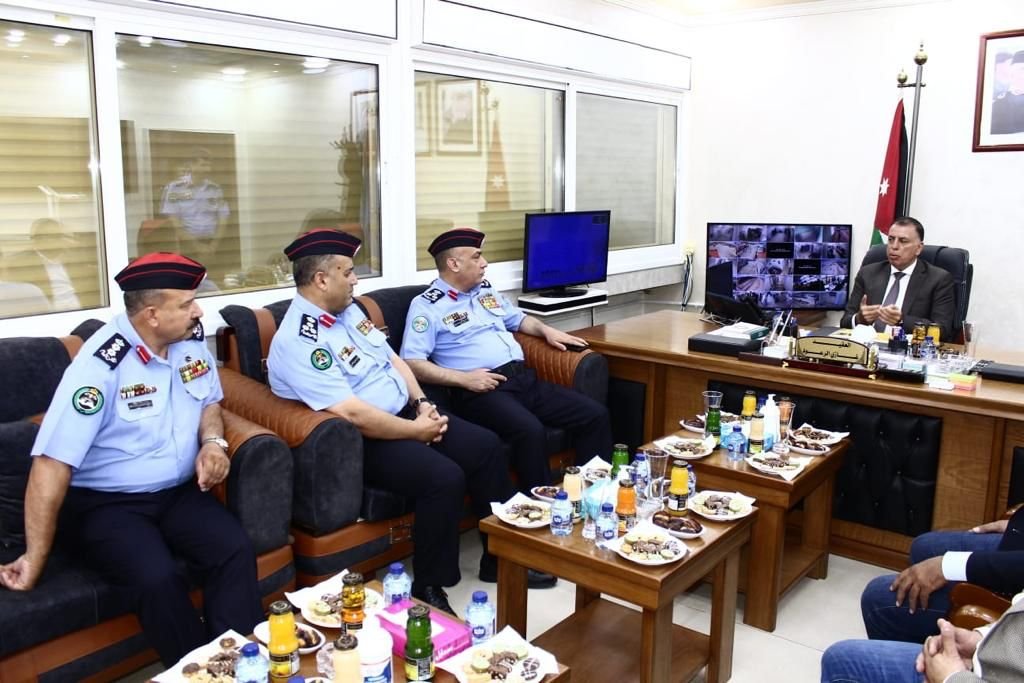 صورة حول : وزير الداخلية يزور مركز اصلاح وتأهيل سواقة وزير الداخلية يزور مركز اصلاح وتأهيل سواقة