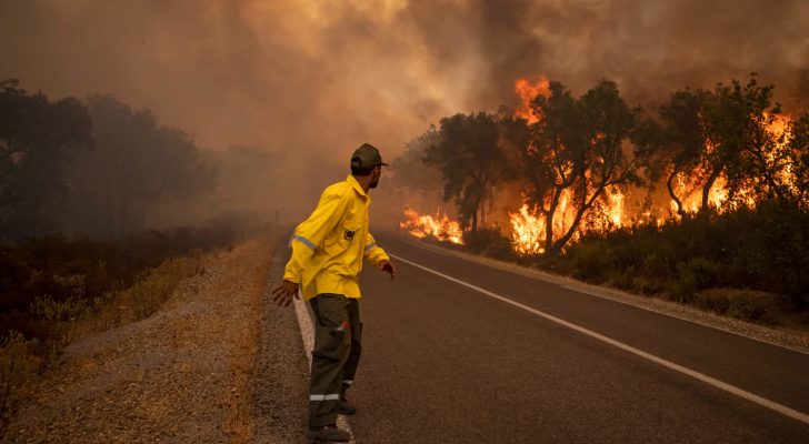 إجلاء نحو ١٠ آلاف شخص في كيبيك بسبب تفشي الحرائق