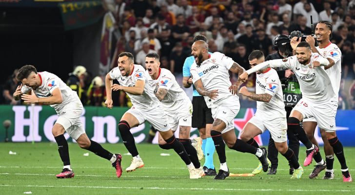 إشبيلية الإسباني يتوج بلقب الدوري الأوروبي