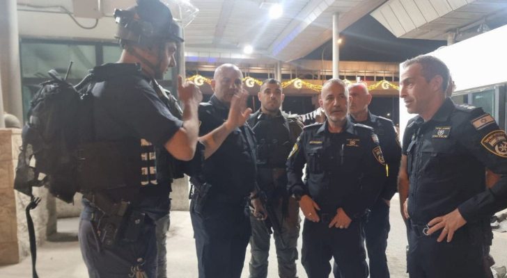 استشهاد فلسطيني على حاجز قلنديا. فيديو