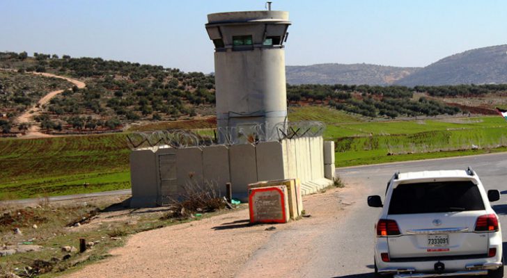 صورة حول : الاحتلال يقتحم المنطقة الشرقية من نابلس ويغلق حاجز بيت فوريك الاحتلال يقتحم المنطقة الشرقية من نابلس ويغلق حاجز بيت فوريك