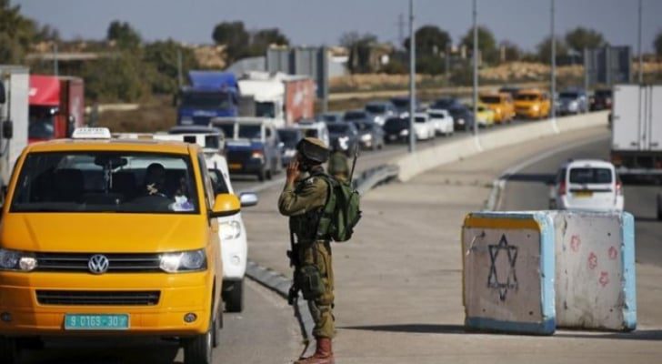 الاحتلال ينصب حاجزا عسكريا على مدخل بورين جنوب نابلس