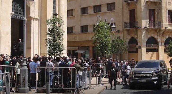 برلمان لبنان يخفق للمرة ١٢ بانتخاب رئيس ويثبت توازنات جديدة