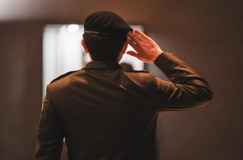 بالصور ... نائب الملك يرعى تقليد الأوسمة بمناسبة ذكرى الثورة العربية