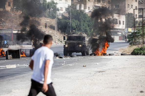صورة حول : استشهاد فلسطيني وإصابة العشرات برصاص الاحتلال في نابلس استشهاد فلسطيني وإصابة العشرات برصاص الاحتلال في نابلس