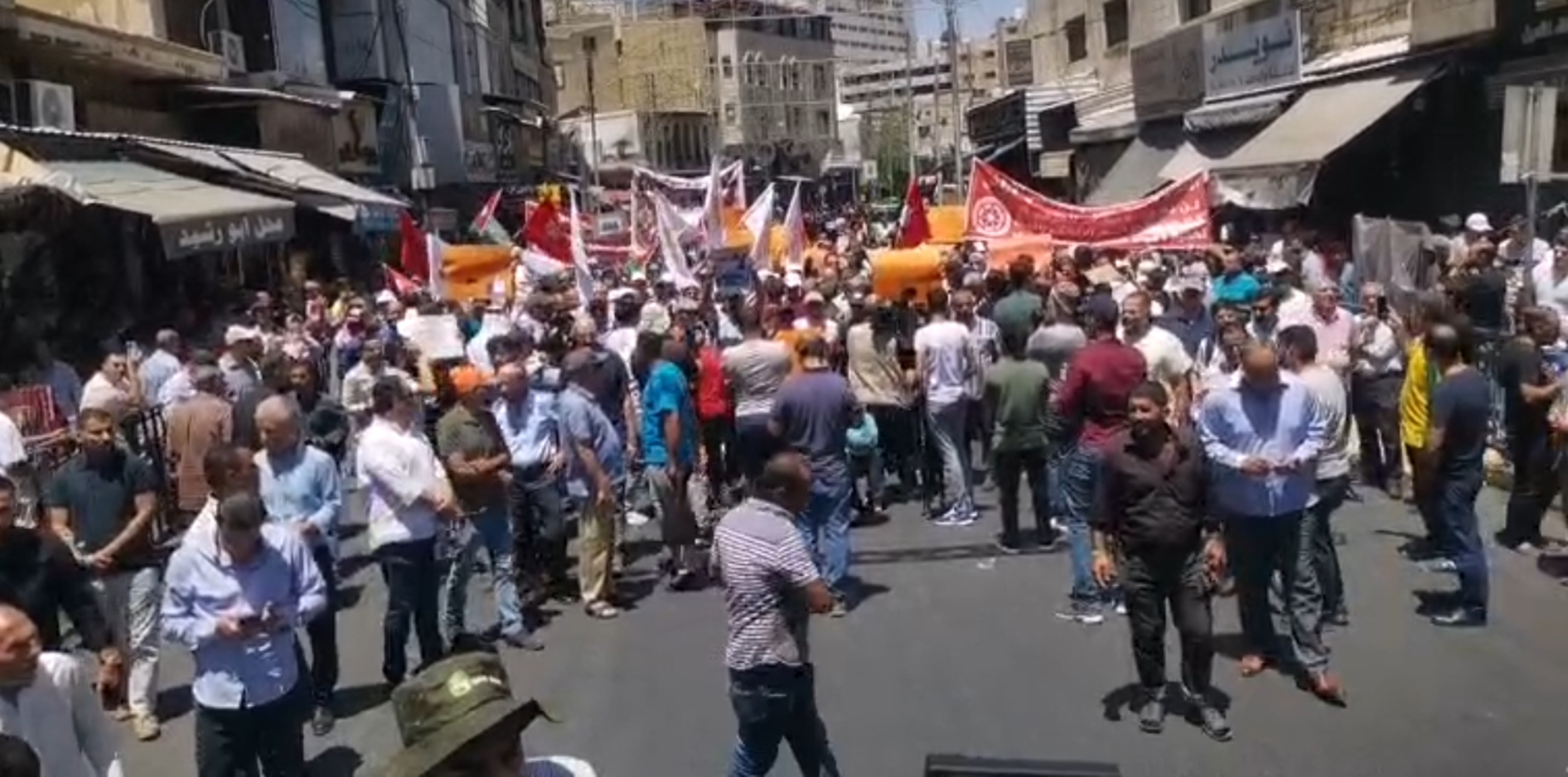 مسيرة احتجاجية في وسط البلد رفضا لـقانون الجرائم الإلكترونية