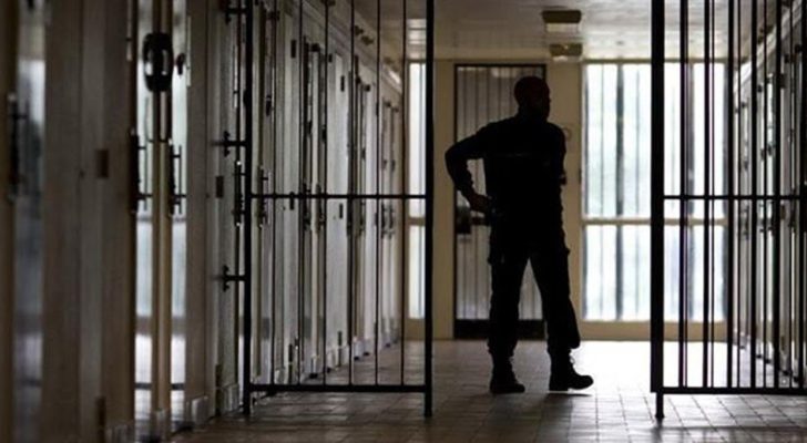 إيطاليا.. توقيف حراس سجن بعد اتهامهم بتعذيب محتجز تونسي