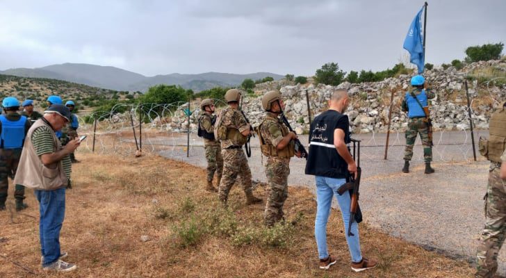 الجيش اللبناني يمنع قوة تابعة للاحتلال من تجاوز الخط الأزرق