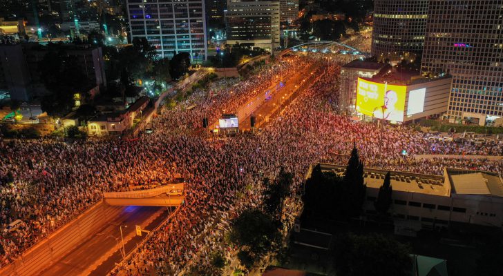تجدد التظاهرات ضد حكومة نتنياهو للأسبوع الـ٢٦ على التوالي