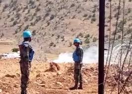 قوات الاحتلال تطلق قنبلتين دخانيتين باتجاه دورية لبنانية